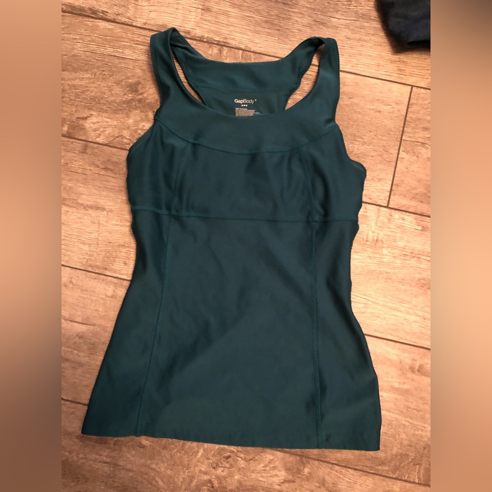 Gap Active Tank With Shelf Bra
